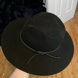 Wide Brim Black Felt Fedora with Thin Leather Band